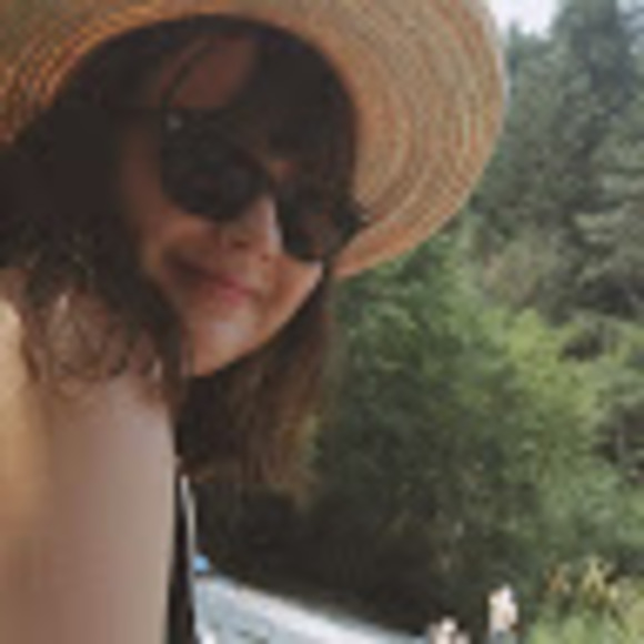 Meet your Posher, Lily - Picture 1 of 1